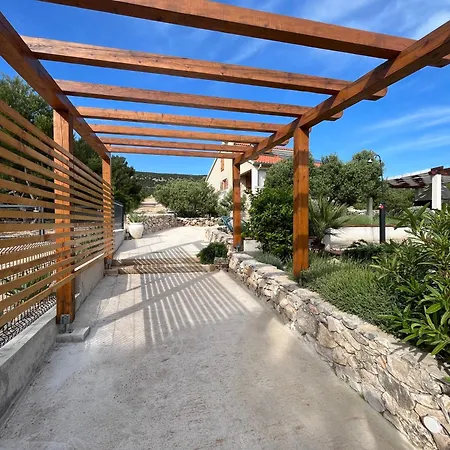 Holiday home Modernes Robinson In *